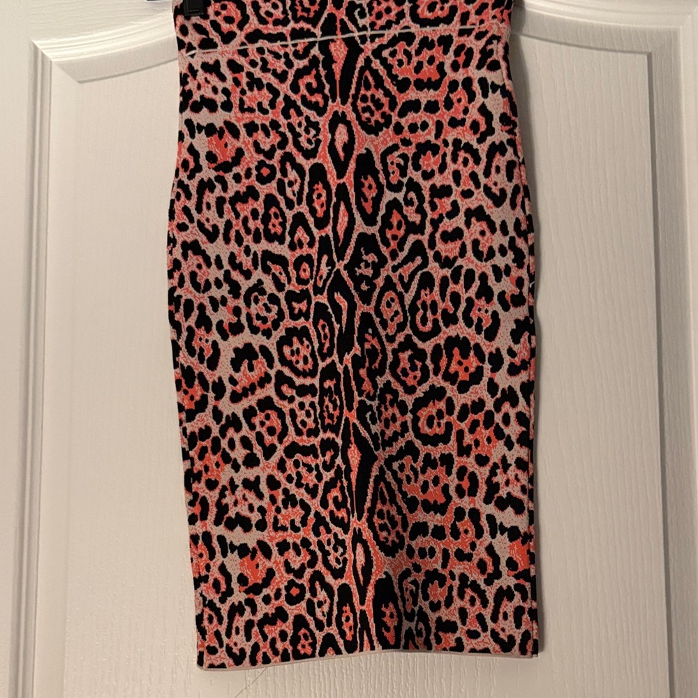 BCBGMaxAzria Pink and Black Animal Print Pencil Skirt - Picture 4 of 7